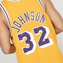 Camiseta Regata Los Angeles Lakers NBA Mitchell & Ness Swingman Home Jersey - Masculina - Foto 8