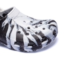 Sandália Crocs Classic Marbled Clog K - Júnior - Foto 8