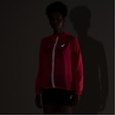 Jaqueta Corta-Vento Feminina ASICS com Capuz Toyama Zíper Refletivo - Foto 9
