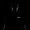 Camiseta Masculina Nike Manga Curta com Proteção UV Miler - Foto 4