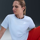 Camiseta Feminina Nike Manga Curta Sportswear Club - Foto 4