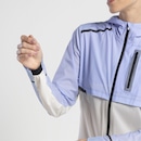 Jaqueta Corta-Vento Feminina On Running com Capuz Weather Jacket - Foto 8