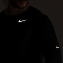 Camiseta Masculina Nike Manga Longa Dri-Fit Element Crew - Foto 3