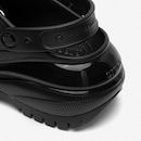 Sandália Crocs Classic Mega Crush Clog - Foto 7