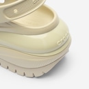 Sandália Crocs Classic Mega Crush - Foto 7