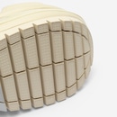 Sandália Crocs Classic Mega Crush - Foto 9