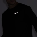 Camiseta Masculina Nike Manga Longa Dri-Fit Miler Top - Foto 4