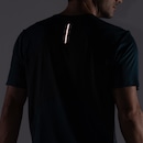 Camiseta Masculina ASICS Manga Curta Respirável de Secagem Rápida Refletiva Mescla - Foto 5