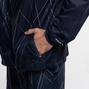 Jaqueta Corta-Vento Masculina ASICS com Capuz Ultraleve Estampa Linhas - Foto 5