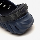 Sandália Crocs Echo Clog - Foto 7