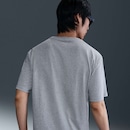 Camiseta Nike Manga Curta Sportswear Tee Club Max - Foto 3