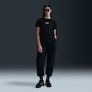 Camiseta Nike Sportswear Club Feminina - Foto 6