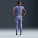 Camiseta Nike Swift Feminina - Foto 4