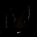 Camiseta Cropped Nike Dri-FIT One Feminina - Foto 6