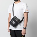 Bolsa Transvesal King Sneakers Detalhes Camuflado - 1,5 Litros - Foto 6