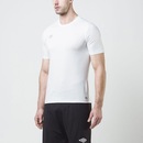 Camiseta Umbro Basic UV - Masculina - Foto 3
