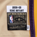 Camiseta Regata Mitchell & Ness Jersey Swingman Los Angeles Lakers Gold Kobe Bryant - Masculina - Foto 3