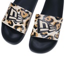 Chinelo New Era Flag Slide - Unissex - Foto 6