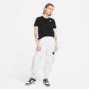 Camiseta Nike Sportswear Club Essentials - Feminina - Foto 4