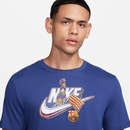 Camiseta Barcelona Nike Futura - Masculina - Foto 3