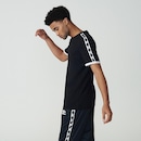 Camiseta Umbro Tape Legacy - Masculina - Foto 2