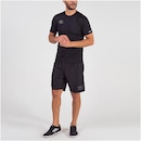 Camiseta Umbro Basic Uv - Masculina - Foto 2