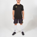 Bermuda Umbro Skill - Masculina - Foto 3