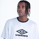 Camiseta Umbro Football Personality - Masculina - Foto 5