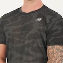 Camiseta New Balance Accelerate Print - Masculina - Foto 4