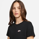 Camiseta Nike Sportswear - Feminina - Foto 3