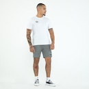 Camiseta Umbro Essential - Masculina - Foto 6