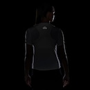 Camiseta Nike Dri-Fit Run Division - Feminina - Foto 8