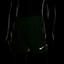Shorts Nike Challenger Dri-Fit - Masculino - Foto 9