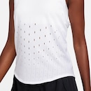 Camiseta Regata Nike Dri-Fit Adv Aeroswift - Feminina - Foto 4
