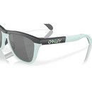 Óculos de Sol Unissex Oakley Frogskins Range Matte Carbon - Foto 2