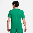 Camiseta Nike Sportswear Club - Masculina - Foto 2