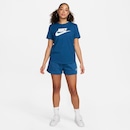 Camiseta Nike Sportswear Essentials Feminina - Foto 4