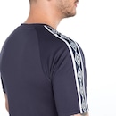 Camiseta Umbro Tradicional Tape - Masculina - Foto 4