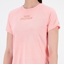 Camiseta New Balance Impact Run Print - Feminina - Foto 4