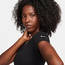 Camiseta Nike Sportswear Essential Swoosh - Feminina - Foto 3