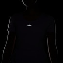 Camiseta Nike Dri-Fit One Cropped - Feminina - Foto 6