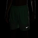 Short Nike Challenger - Masculino - Foto 10