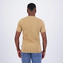 Camiseta Puma Graphics Sneaker Layers - Masculina - Foto 4