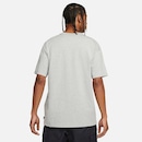 Camiseta Nike Sportswear Premium Essentials - Masculina - Foto 2