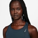Camiseta Regata Nike Dri-Fit Fast - Feminina - Foto 4