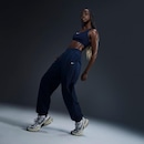 Calça Nike Sportswear Essentials Woven - Feminina - Foto 4