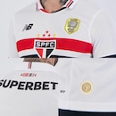 Camisa do São Paulo I 2024 com Patrocínio Patch Campeão Copa do Brasil 2023 New Balance - Masculina - Foto 5