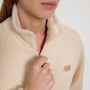 Blusão New Balance Sherpa Small Logo - Feminino - Foto 4