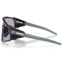 Óculos de Sol Oakley Latch Panel Crystal Prizm Slate - Unissex - Foto 2