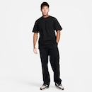 Camiseta Nike Sportswear Essential - Masculina - Foto 6